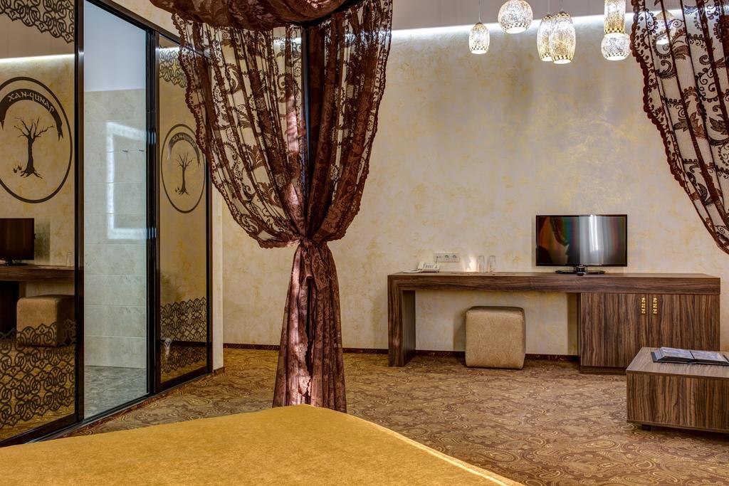 Khan-Chinar Hotel Dnipro Exterior photo