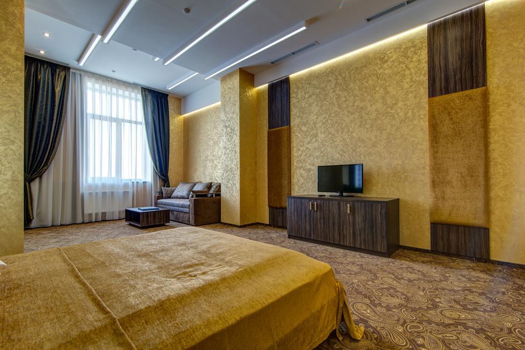 Khan-Chinar Hotel Dnipro Exterior photo