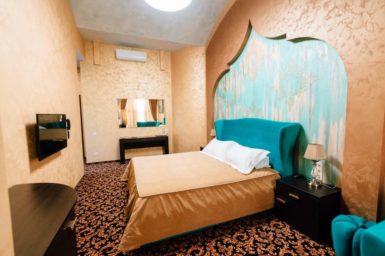 Khan-Chinar Hotel Dnipro Exterior photo