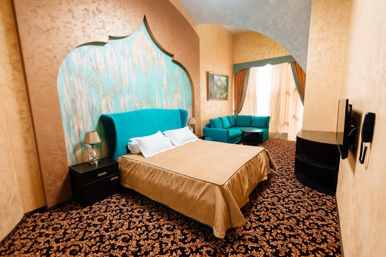 Khan-Chinar Hotel Dnipro Exterior photo